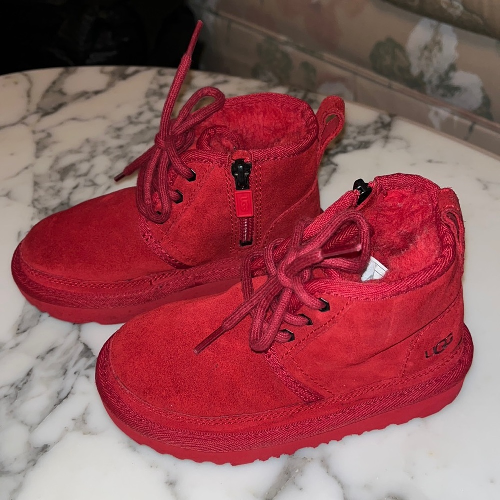 UGG Neumel II Chukka Boot- little kid size 10-Samba Red